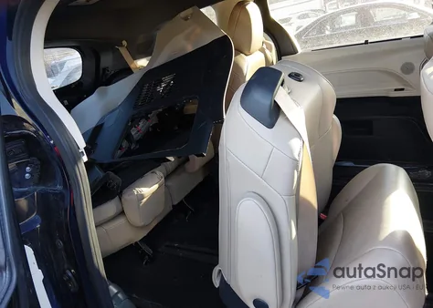 2021 Toyota Sienna Xle z USA, uszkodzony, nr VIN 5TDJSKFC0MS015371